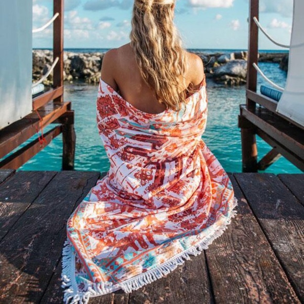 Skova Luxurious Towel from Rachel Zoe Box of Style - Picture 5 of 7